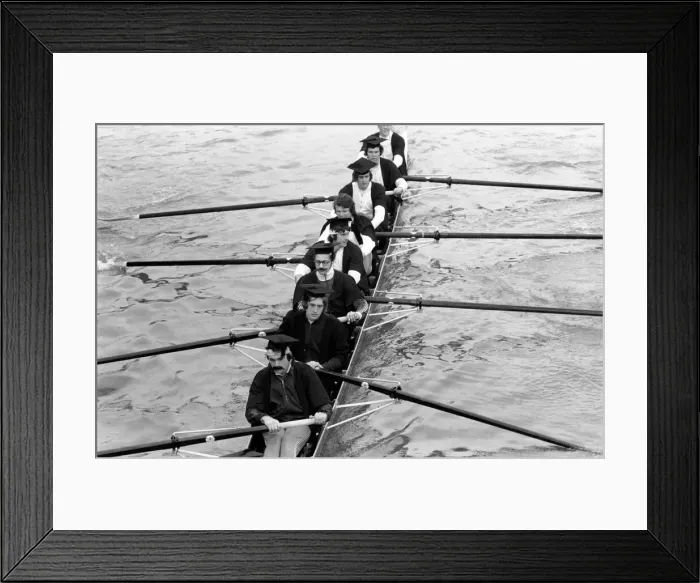 Framed Print : Cambridge University boat crew in training on river Ouse, Cambridgeshire Framed Print : Cambridge University boat crew in training on river Ouse, Cambridgeshire