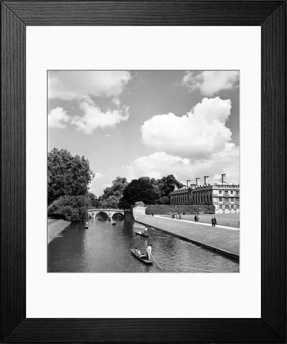 Framed Print : Students punt along the The Backs, on the Cam River, Cambridge Framed Print : Students punt along the The Backs, on the Cam River, Cambridge