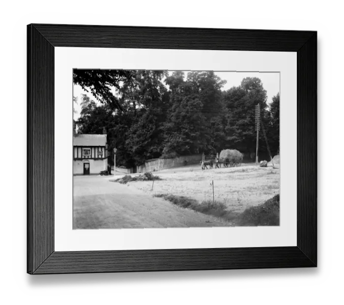 Framed Print : The crossroads at the Pheasant Inn Chalfont St Giles looking west from London Road