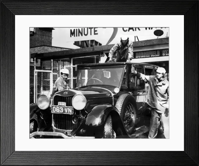 Framed Print : 1928 Lincoln Limousine owned by My Ayrton of Marske, gets a wash and polish from