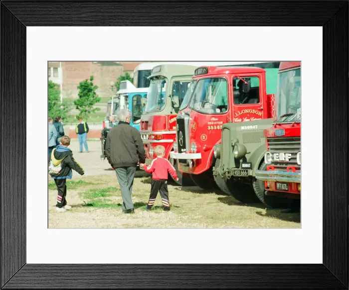 Framed Print : Vintage Rally Stockton, 5th June 1994. Visitors view trucks and lorries on display Framed Print : Vintage Rally Stockton, 5th June 1994. Visitors view trucks and lorries on display