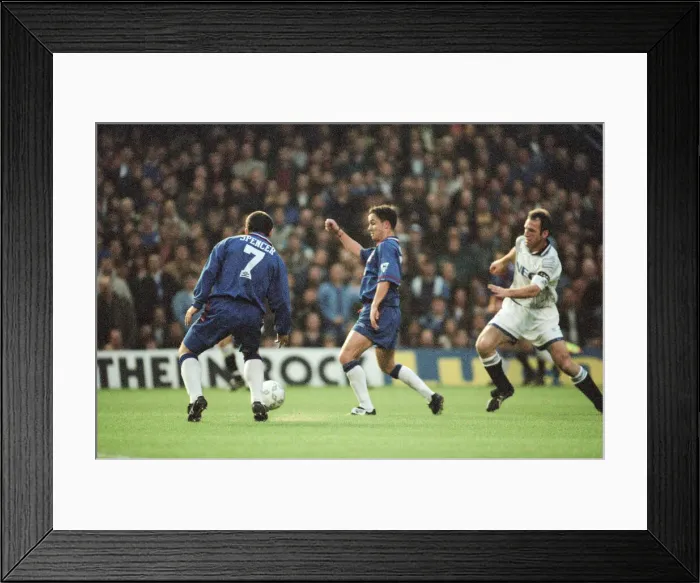 Framed Print : Chelsea 0-1 Everton. League match at Stamford Bridge, Saturday 26th November 1994 Framed Print : Chelsea 0-1 Everton. League match at Stamford Bridge, Saturday 26th November 1994