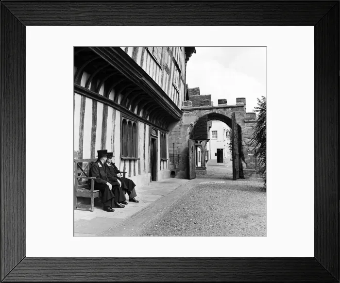 Framed Print : Lord Leycester Hospital, a delightful and historic group of 14th century timber-framed
