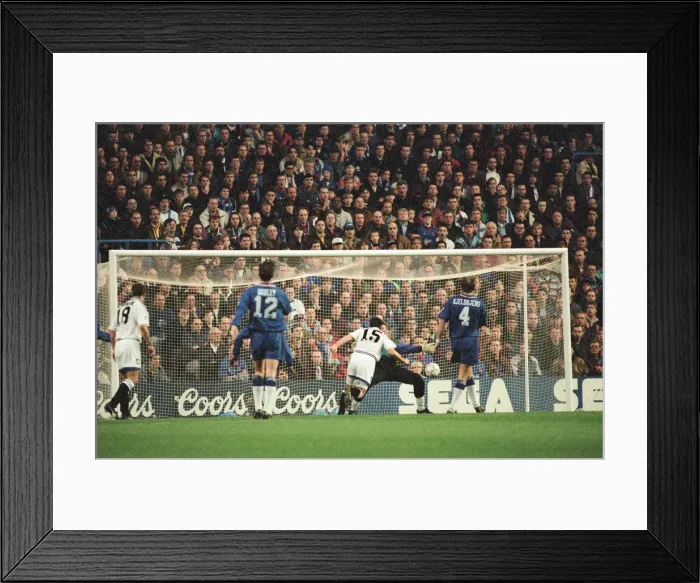 Framed Print : Chelsea 0-1 Everton. League match at Stamford Bridge, Saturday 26th November 1994