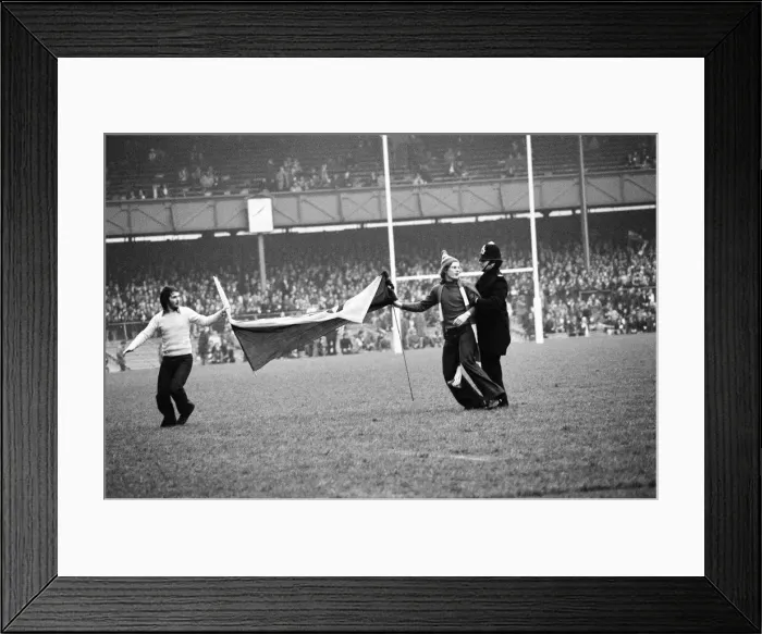 Framed Print : England 9-21 Wales, Rugby Union, Five Nations Championship match at Twickenham