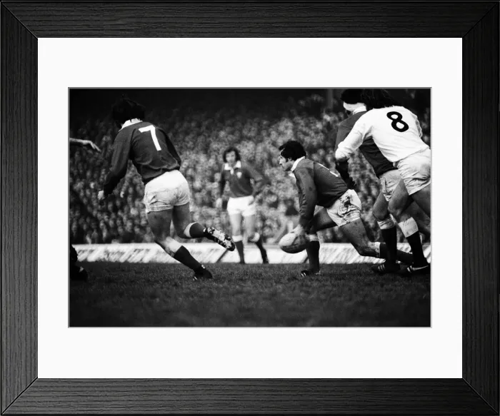 Framed Print : England 9-21 Wales, Rugby Union, Five Nations Championship match at Twickenham Framed Print : England 9-21 Wales, Rugby Union, Five Nations Championship match at Twickenham
