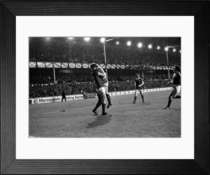 Framed Print : Everton v Arsenal, FA Cup 3rd round, played at Goodison Park, final score 2-0 to Everton Framed Print : Everton v Arsenal, FA Cup 3rd round, played at Goodison Park, final score 2-0 to Everton