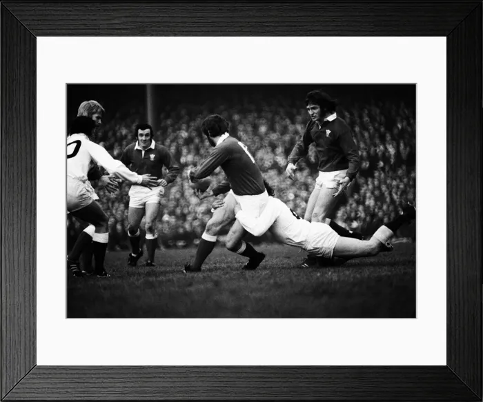 Framed Print : England 9-21 Wales, Rugby Union, Five Nations Championship match at Twickenham Framed Print : England 9-21 Wales, Rugby Union, Five Nations Championship match at Twickenham