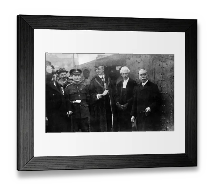Framed Print : Arthur Hutt VC, 1889- 1954, English recipient of the Victoria Cross