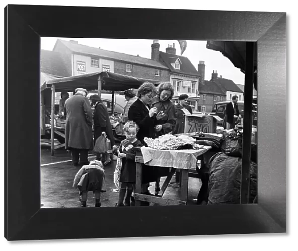Street market in Stratford-upon-Avon, Warwickshire. April 1954