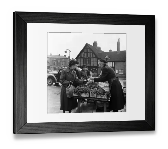 Framed Print : Scenes in Stratford-upon-Avon, Warwickshire. April 1954 Framed Print : Scenes in Stratford-upon-Avon, Warwickshire. April 1954