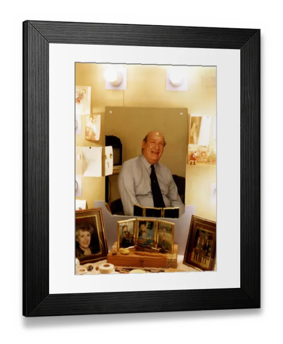 Framed Print : Comic actor, Bernard Bresslaw, appeared in the pantomine Aladdin