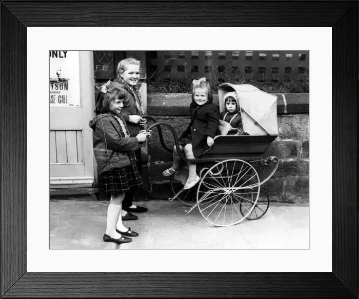Framed Print : Linda Carruthers, Valerie Harrison, Gilliam Carruthers and Allison Caruthers trying out