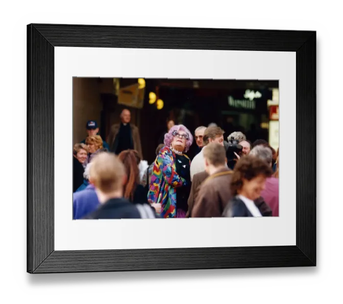 Framed Print : Dame Edna Everage aka Barry Humphries visits Newcastle. 28th November 1995 Framed Print : Dame Edna Everage aka Barry Humphries visits Newcastle. 28th November 1995