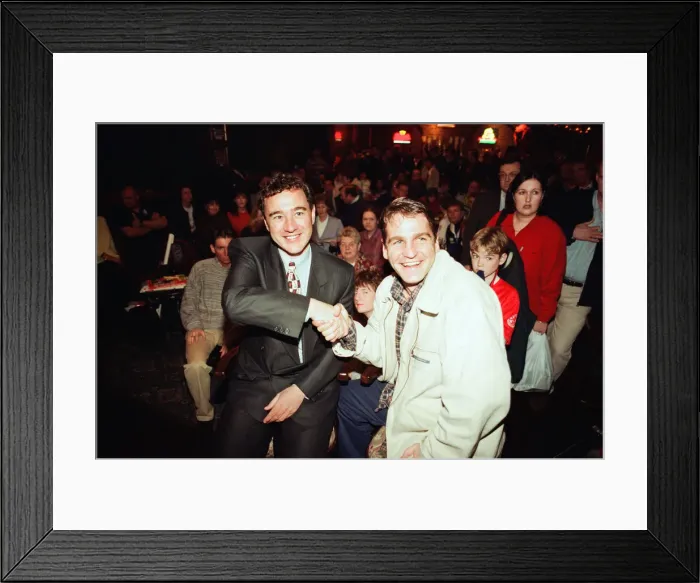 Framed Print : John Hendrie, Middlesbrough Football Player 1990-1996, pictured with Boro Chairman Steve Framed Print : John Hendrie, Middlesbrough Football Player 1990-1996, pictured with Boro Chairman Steve