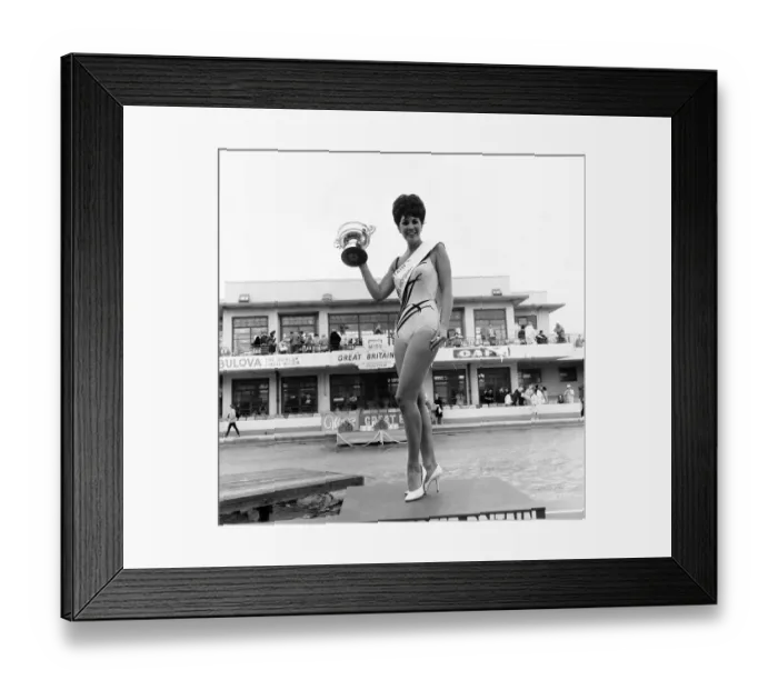 Framed Print : Miss Great Britain 1965, Diane Westbury, 21 year old model from Bowden, Cheshire