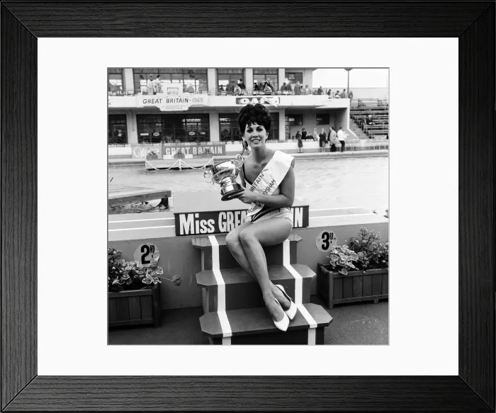Framed Print : Miss Great Britain 1965, Diane Westbury, 21 year old model from Bowden, Cheshire Framed Print : Miss Great Britain 1965, Diane Westbury, 21 year old model from Bowden, Cheshire