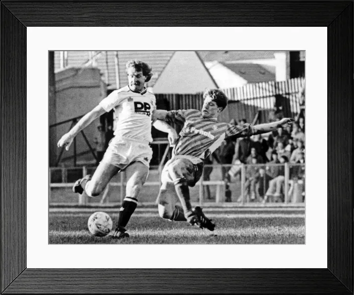 Framed Print : Sport - Football Swansea - Swansea Citys Robbie James shrugs off a challenge Framed Print : Sport - Football Swansea - Swansea Citys Robbie James shrugs off a challenge
