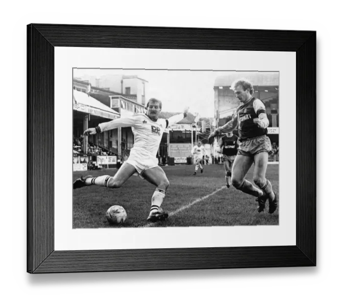 Framed Print : Sport - Football Swansea - Swansea Citys Robbie James Framed Print : Sport - Football Swansea - Swansea Citys Robbie James