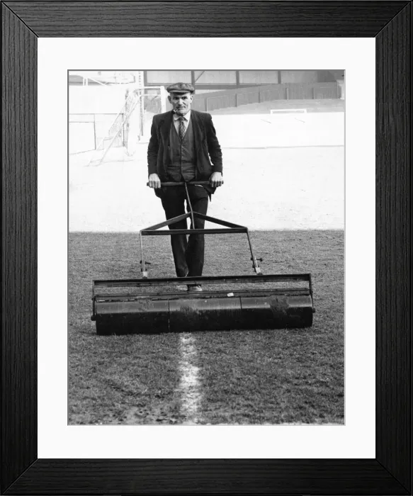 Framed Print : Sport - Football - Swansea - Vetch Field - Swansea Town groundsman Sid Tucker is seen Framed Print : Sport - Football - Swansea - Vetch Field - Swansea Town groundsman Sid Tucker is seen