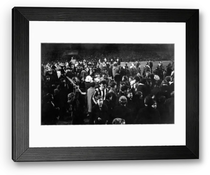 Framed Print : Sport - Football - FA Cup 3rd Round - Swansea Town v Newcastle United