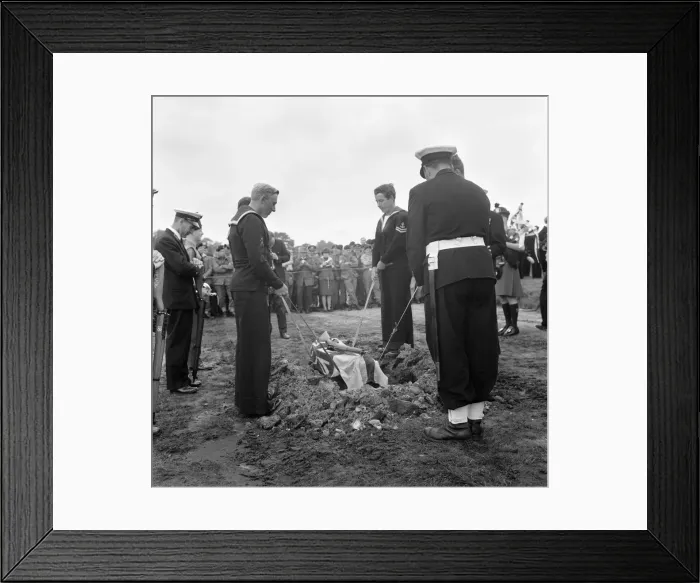 Framed Print : Lee-Enfield Rifle No. 4, buried with full military honours at Bisley, Surrey, England Framed Print : Lee-Enfield Rifle No. 4, buried with full military honours at Bisley, Surrey, England