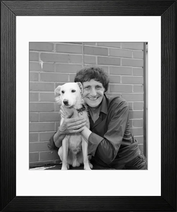 Framed Print : David De Val, Escapologist, 1st September 1983 Framed Print : David De Val, Escapologist, 1st September 1983