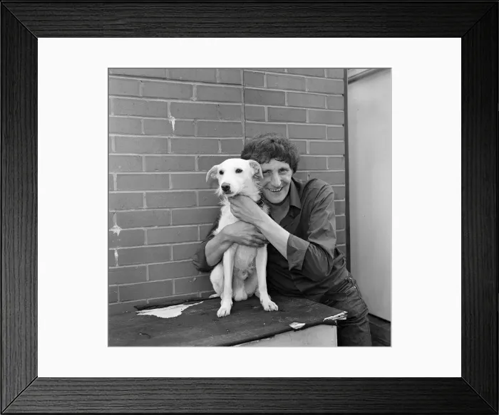 Framed Print : David De Val, Escapologist, 1st September 1983 Framed Print : David De Val, Escapologist, 1st September 1983