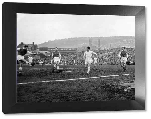 Sport - Football - Swansea City - v Arsenal at the Vetch Field