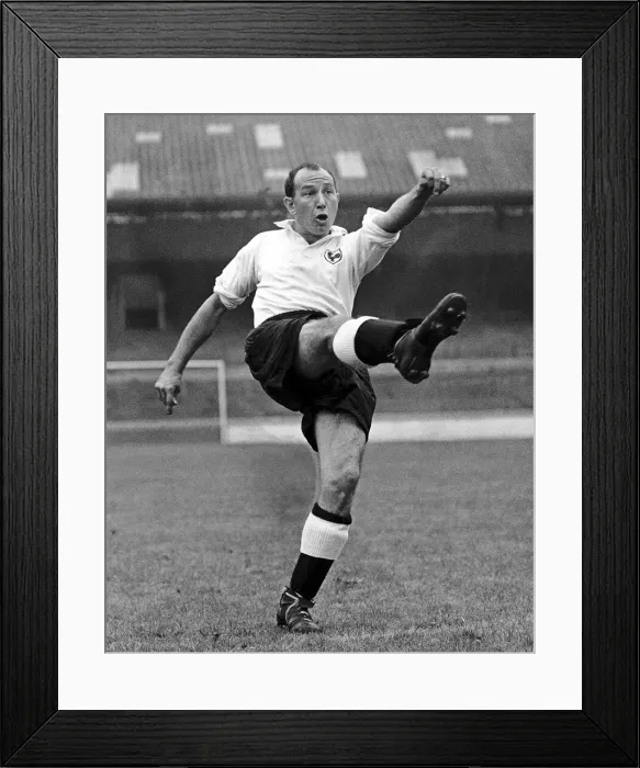 Framed Print : Ron Burgess of Tottenham Hotspurs FC Inside Forward. 26th August 1950 Framed Print : Ron Burgess of Tottenham Hotspurs FC Inside Forward. 26th August 1950