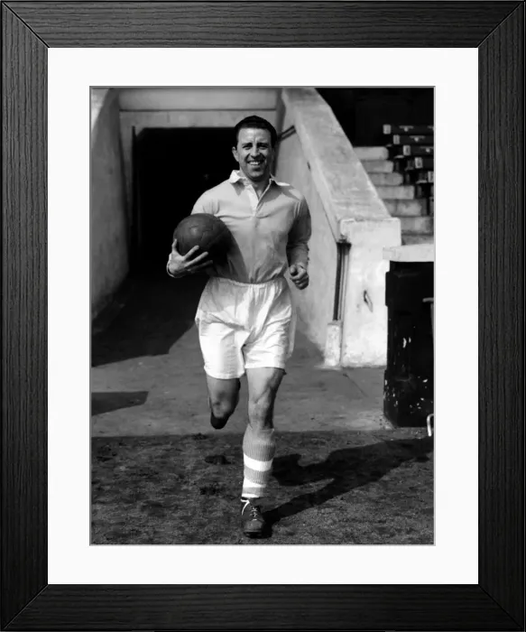 Framed Print : Manchester City F. C. who meet Newcastle United in the final of the F. A. Cup Framed Print : Manchester City F. C. who meet Newcastle United in the final of the F. A. Cup