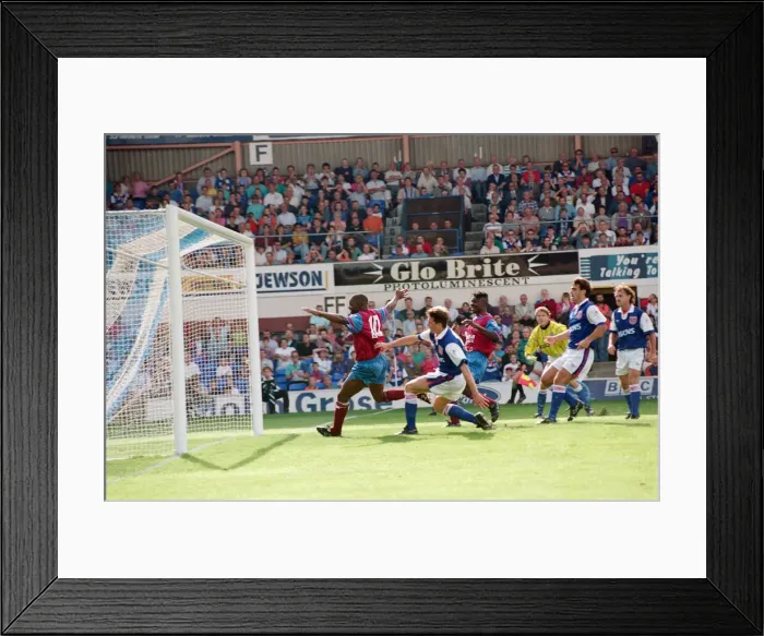 Framed Print : Ipswich Town v Aston Villa, final score 1-1, Premier League, Portman Road, Ipswich Framed Print : Ipswich Town v Aston Villa, final score 1-1, Premier League, Portman Road, Ipswich