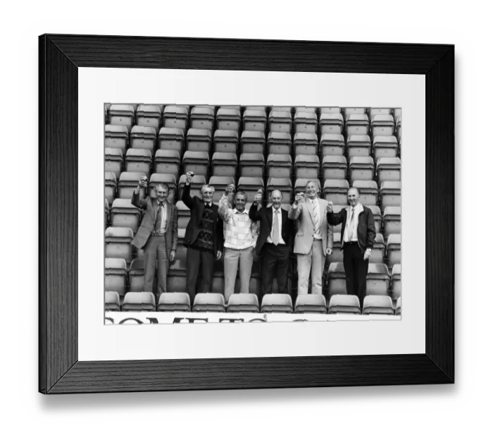 Framed Print : Raising their glasses are former Gateshead stars (left to right) Jacke Callender Framed Print : Raising their glasses are former Gateshead stars (left to right) Jacke Callender