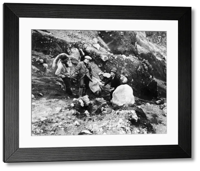 Framed Print : Daily Mirror staff photographer Armando Console descends into the crater of Mount