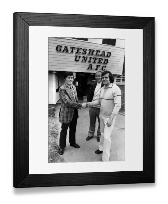 Framed Print : George Herd bids goodbye to Gateshead United with a friendly handshake from fellow coach Framed Print : George Herd bids goodbye to Gateshead United with a friendly handshake from fellow coach
