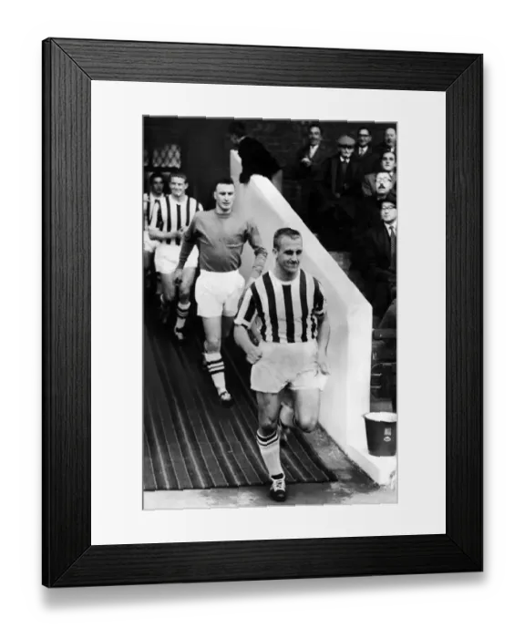 Framed Print : Maurice Setters, West Bromwich Albion, Football Player, 1955-1960 Framed Print : Maurice Setters, West Bromwich Albion, Football Player, 1955-1960
