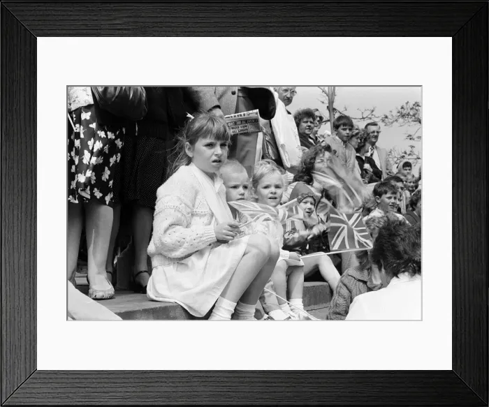 Framed Print : Liverpool May Horse Parade, City Centre, Liverpool, Saturday 9th May 1987 Framed Print : Liverpool May Horse Parade, City Centre, Liverpool, Saturday 9th May 1987