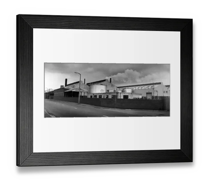 Framed Print : A scene typical of Widnes - factories and smoke. 28th July 1973