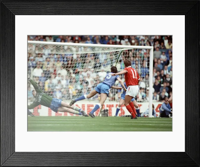 Framed Print : Simod Cup final at Wembley Stadium. Nottingham Forest defeated Everton 4-3 Framed Print : Simod Cup final at Wembley Stadium. Nottingham Forest defeated Everton 4-3