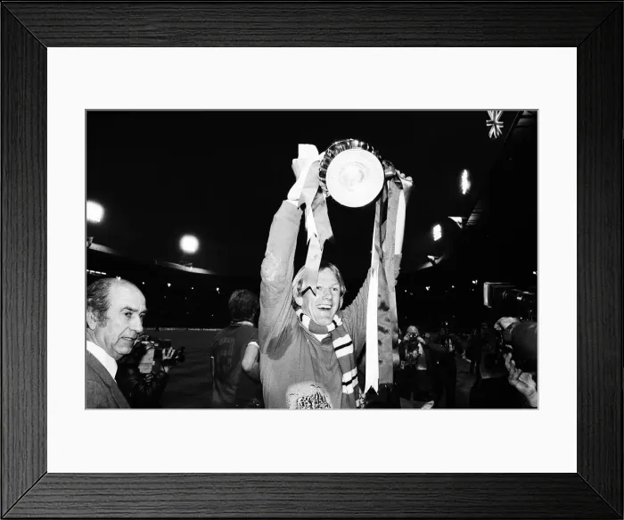 Framed Print : Brighton & Hove Albion 0-4 Manchester United, 1983 FA Cup Final Replay at Wembley Stadium Framed Print : Brighton & Hove Albion 0-4 Manchester United, 1983 FA Cup Final Replay at Wembley Stadium