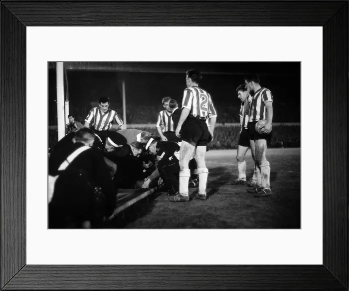 Framed Print : Tottenham Hotspur won the Football League - as it was then, on Monday April 17th 1961 Framed Print : Tottenham Hotspur won the Football League - as it was then, on Monday April 17th 1961