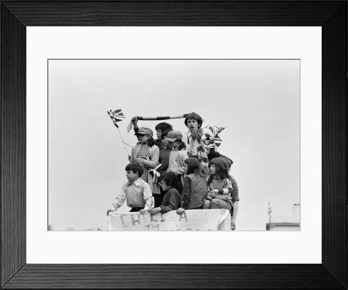 Framed Print : A triumphant Chelsea FC, return home after winning 1971 European Cup Winners Framed Print : A triumphant Chelsea FC, return home after winning 1971 European Cup Winners