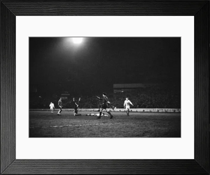 Framed Print : Chelsea 3-2 Leicester City, League Cup Final, 1st Leg, Stamford Bridge, London Framed Print : Chelsea 3-2 Leicester City, League Cup Final, 1st Leg, Stamford Bridge, London