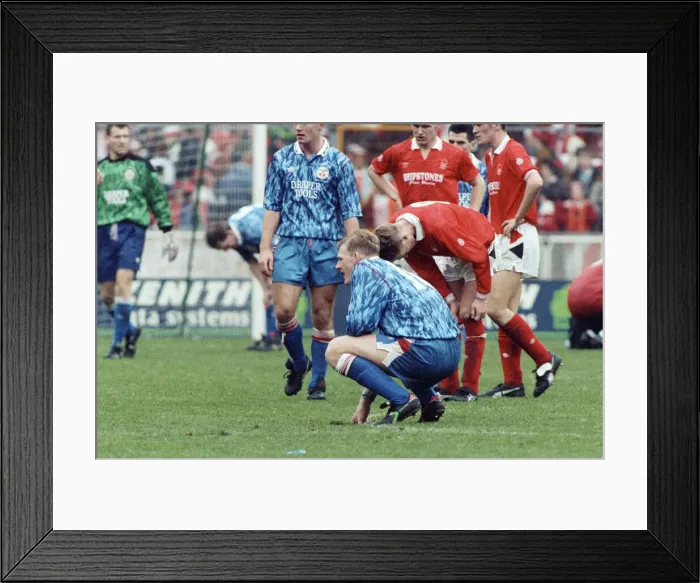 Framed Print : Nottingham Forest vs Southampton Zenith Data Cup final at Wembley 1992 Framed Print : Nottingham Forest vs Southampton Zenith Data Cup final at Wembley 1992