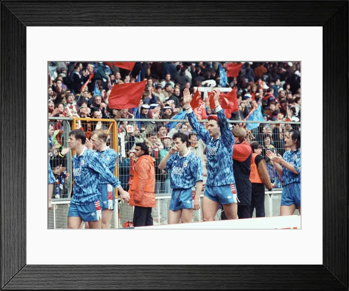 Framed Print : Nottingham Forest vs Southampton Zenith Data Cup final at Wembley 1992 Framed Print : Nottingham Forest vs Southampton Zenith Data Cup final at Wembley 1992