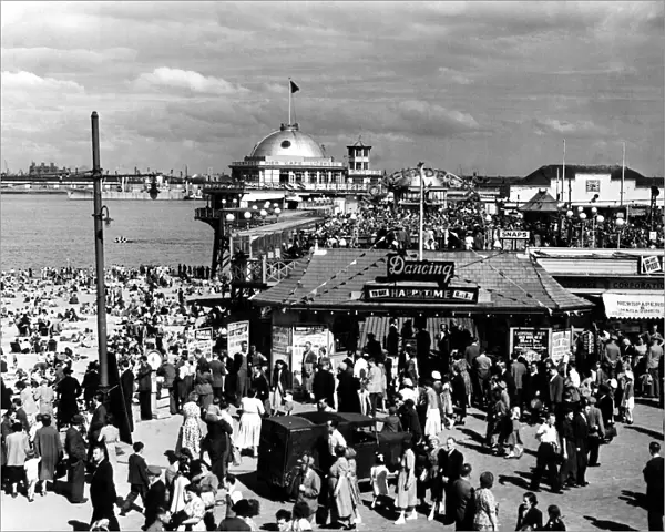 New Brighton Pier, Wallasey, Wirral, Merseyside. 8th August 1950