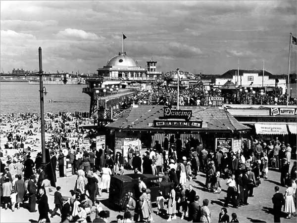 New Brighton Pier, Wallasey, Wirral, Merseyside. 8th August 1950