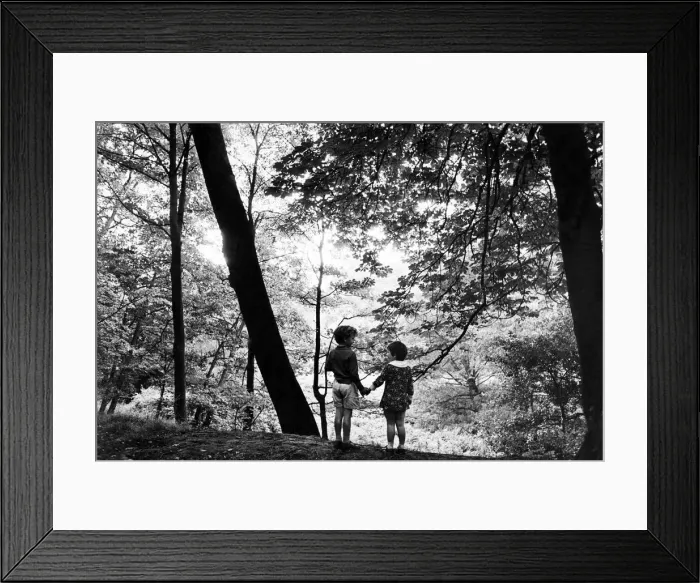 Framed Print : Looking out across Dibbin Dale are Robert (5 years) and his sister Evonne (3 years) Framed Print : Looking out across Dibbin Dale are Robert (5 years) and his sister Evonne (3 years)