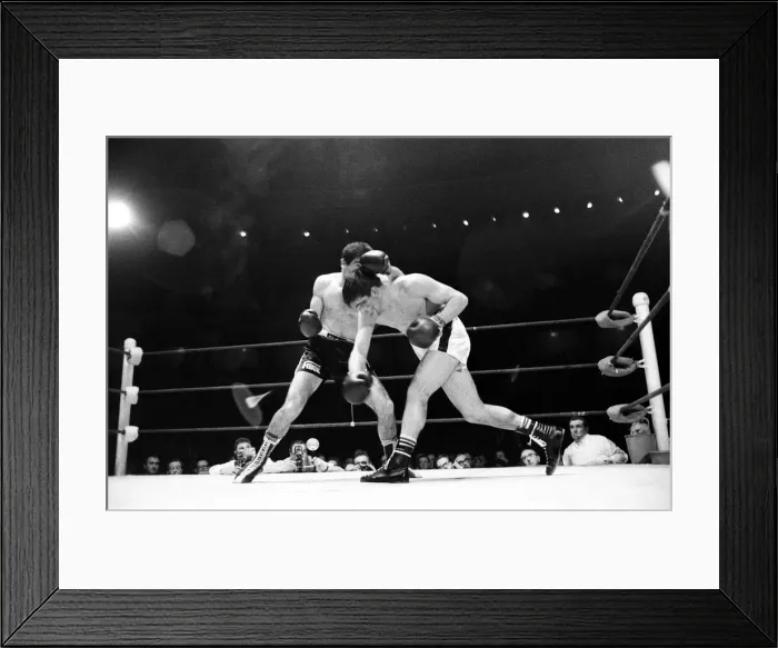 Framed Print : Boxing match between Jimmy Tibbs (white shorts) v Franco Macchia Framed Print : Boxing match between Jimmy Tibbs (white shorts) v Franco Macchia