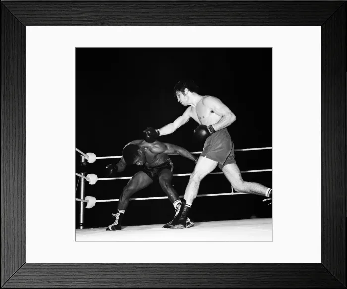 Framed Print : Boxing match between Jimmy Tibbs (right) v Ray Hassan, held at Empire Pool, Wembley Framed Print : Boxing match between Jimmy Tibbs (right) v Ray Hassan, held at Empire Pool, Wembley